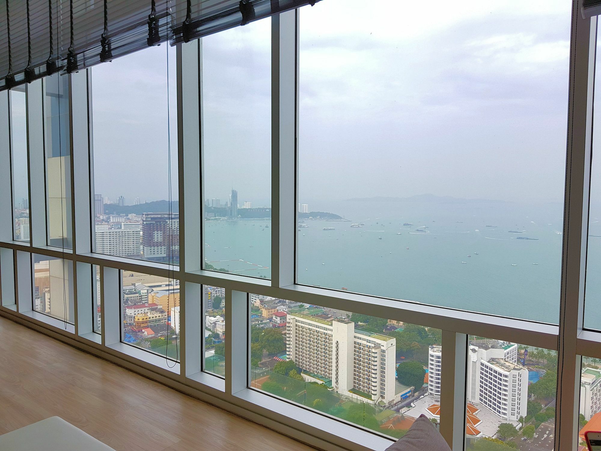 1br Centric Sea 115 With Infinity Pool 3*